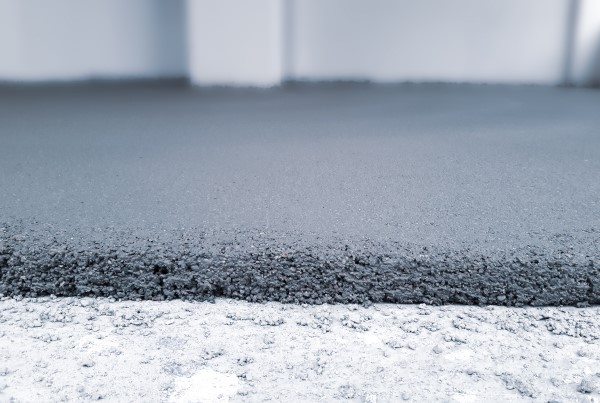 the edge of a screed floor